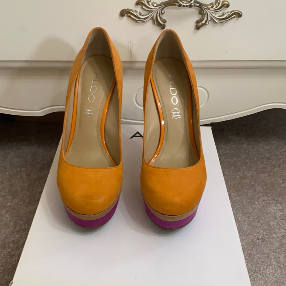 Aldo Antonini Orange Pumps (Size 5)